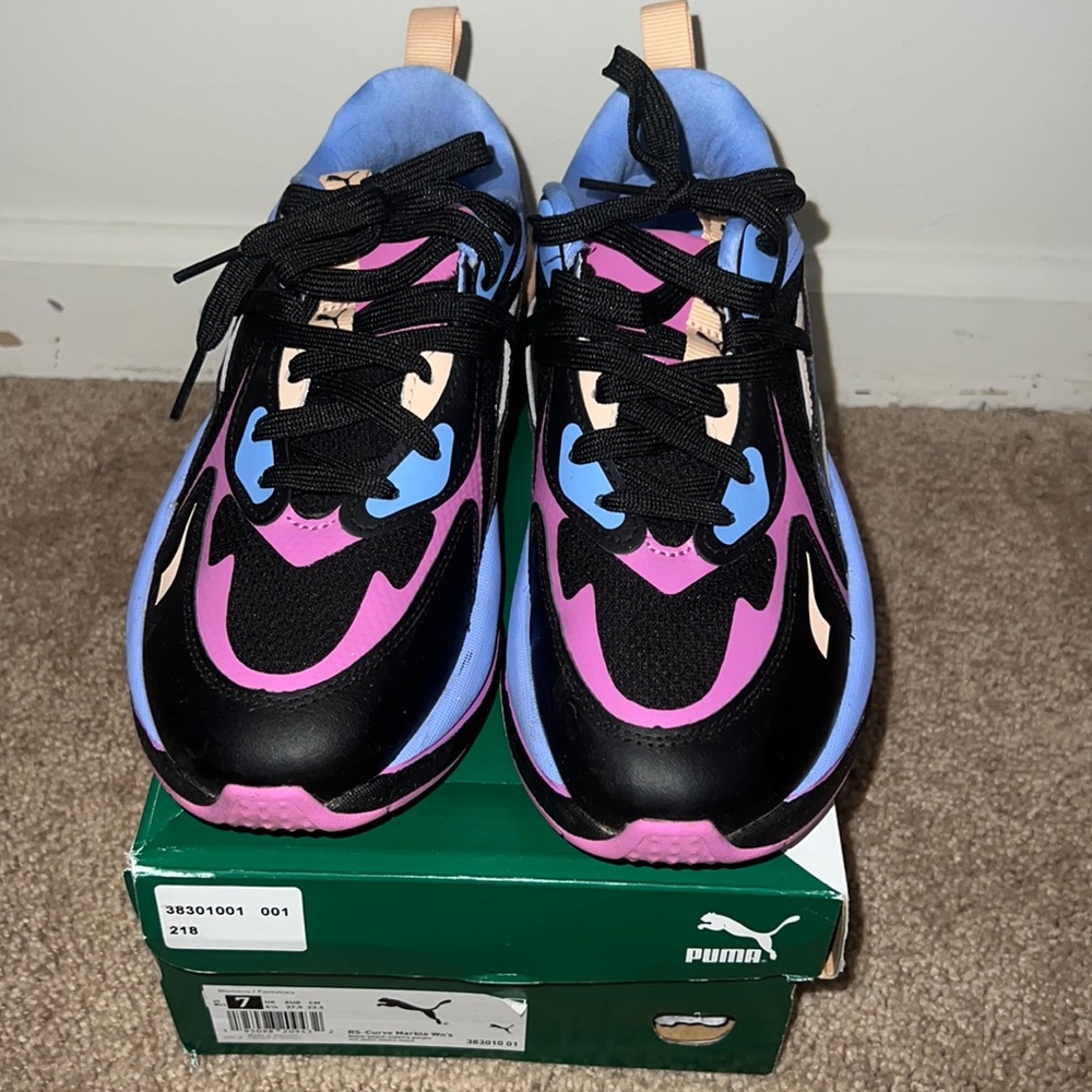 Women’s Puma Curve Marble Size 7 Like new